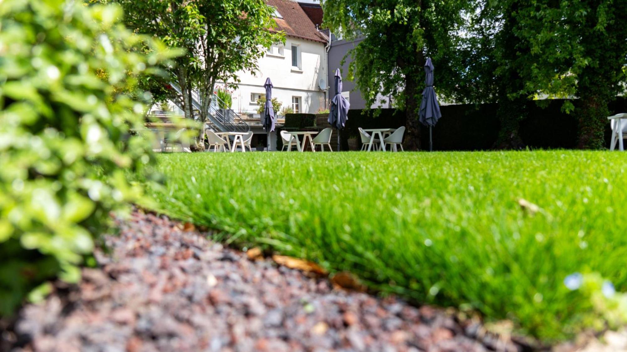 Logis Hotel Restaurant Le Faisan Dore Argentan Bagian luar foto